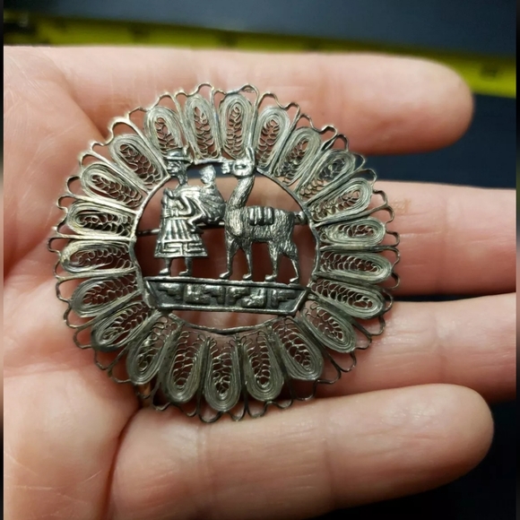 Vintage Peruvian Silver Brooch W/ Silver Filigree .925 - Picture 5 of 6